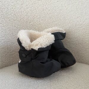7AM Enfant Black Benji Sherpa Snow Booties 6-12M